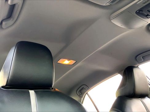 Used 2024 Toyota Camry SE image 13