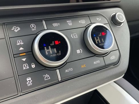 New 2026 Land Rover Defender 130 X-Dynamic SE AWD/4WD image 29