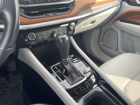 Used 2022 Jeep Compass Limited AWD/4WD image 32