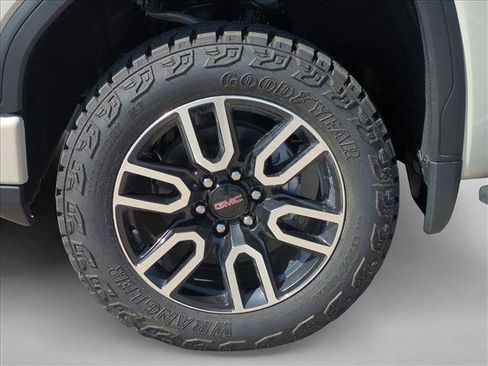 New 2026 GMC Sierra 1500 AT4 w/ AT4 Premium Package image 10