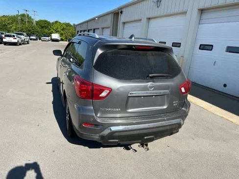 Used 2020 Nissan Pathfinder SV AWD/4WD image 18