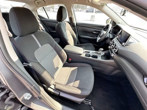 Used 2025 Nissan Sentra SV FWD image 32