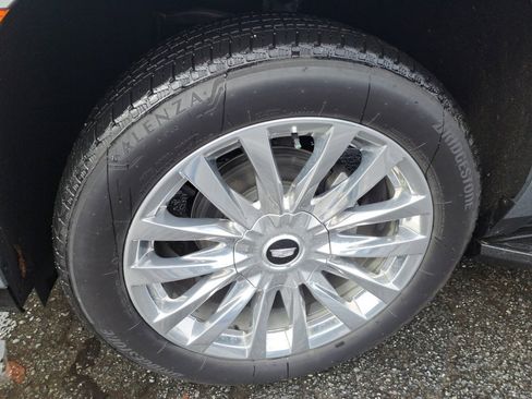 Used 2024 Cadillac Escalade ESV Premium Luxury image 22