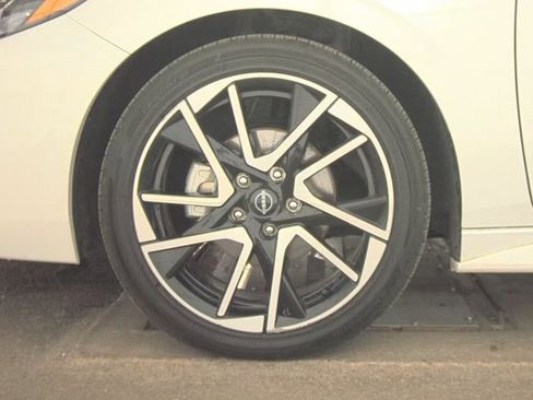 Certified 2025 Nissan Sentra SR w/ SR Premium Package image 13