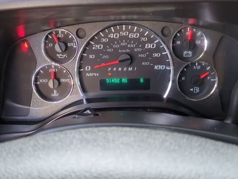 Used 2024 Chevrolet Express 3500 LT w/ LT Preferred Equipment Group RWD image 13