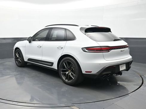 Certified 2023 Porsche Macan Turbo image 3