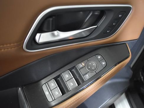 Certified 2025 Nissan Rogue Platinum AWD/4WD image 8