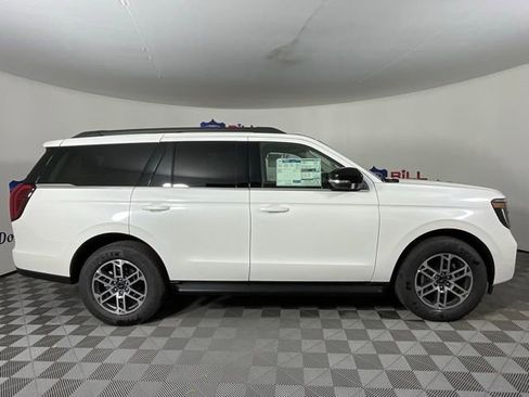 New 2025 Ford Expedition Active image 2