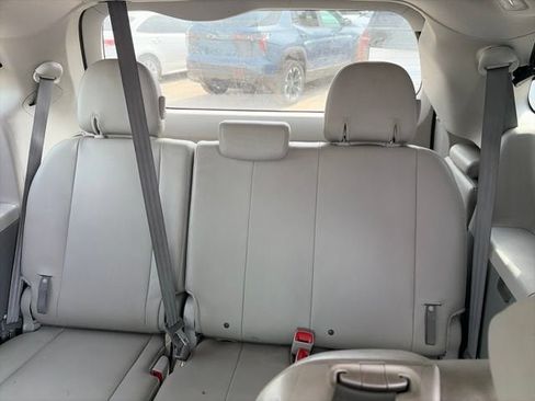 Used 2013 Toyota Sienna XLE FWD image 14