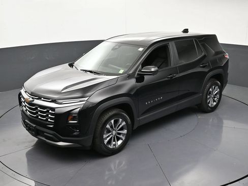 Certified 2025 Chevrolet Equinox LT w/ Safety and Technology Package AWD/4WD image 16