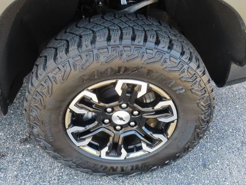 Used 2023 Chevrolet Silverado 1500 ZR2 AWD/4WD image 13