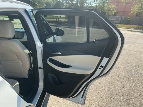 Used 2024 Buick Encore GX Sport Touring FWD image 19