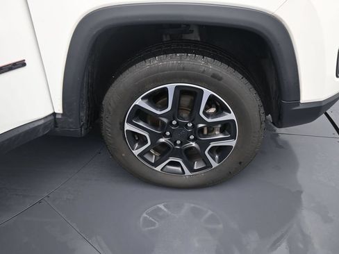 Used 2019 Jeep Compass Trailhawk w/ Popular Equipment Group AWD/4WD image 13