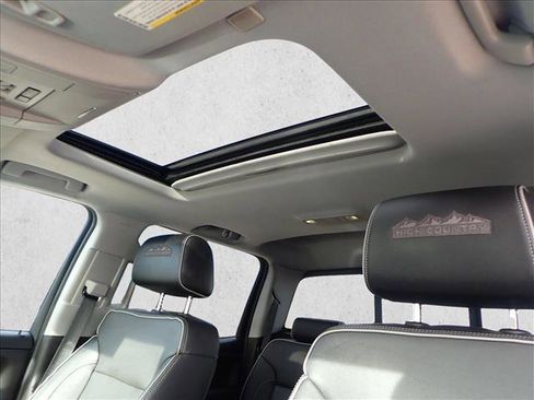 Used 2018 Chevrolet Silverado 2500 High Country w/ Duramax Plus Package image 12