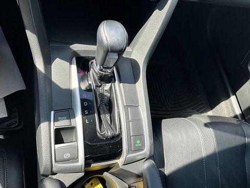 Used 2018 Honda Civic Touring image 22