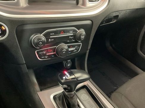 Used 2022 Dodge Charger SXT image 18