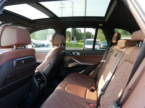Used 2024 BMW X5 M60i AWD/4WD image 11