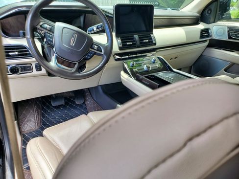 Used 2018 Lincoln Navigator Reserve AWD/4WD image 37