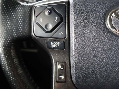 Used 2024 Toyota 4Runner TRD Off-Road Premium AWD/4WD image 38