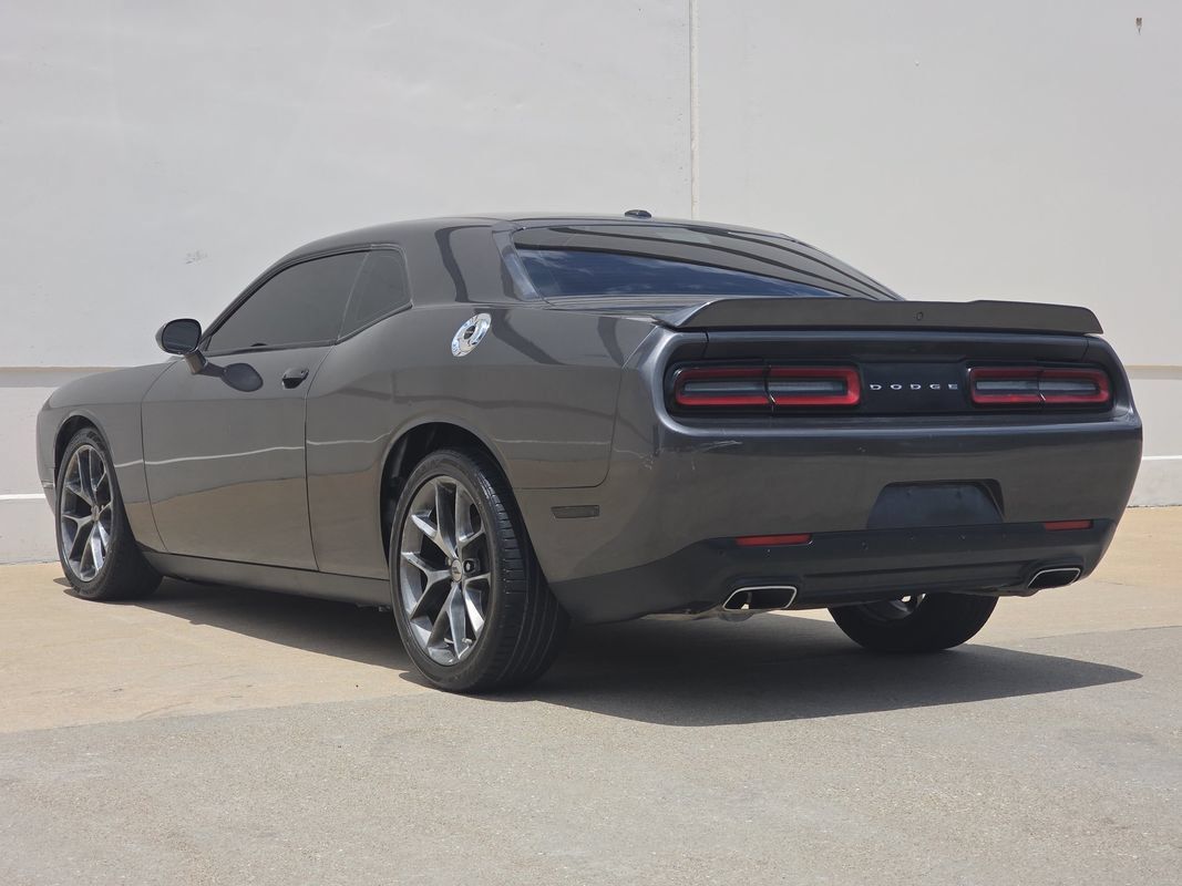 Used 2022 Dodge Challenger GT RWD image 3