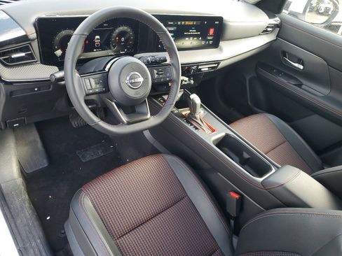 Certified 2025 Nissan Kicks SR image 7