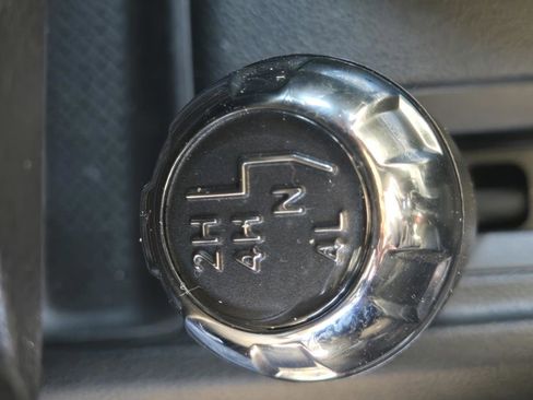 Used 2018 Jeep Wrangler Unlimited Rubicon w/ Connectivity Group image 14