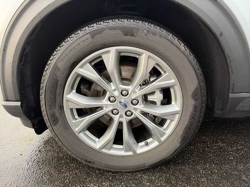 Certified 2021 Ford Explorer Limited w/ Equipment Group 301A AWD/4WD image 30