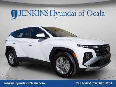 Certified 2025 Hyundai Tucson SE image 9