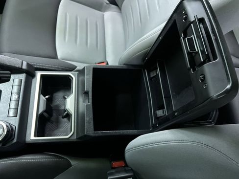Used 2025 Toyota Tacoma TRD Off-Road AWD/4WD image 25
