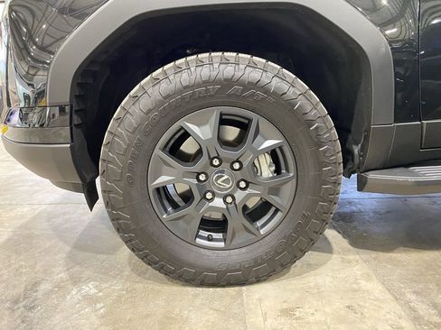 Used 2024 Lexus GX 550 AWD/4WD image 19