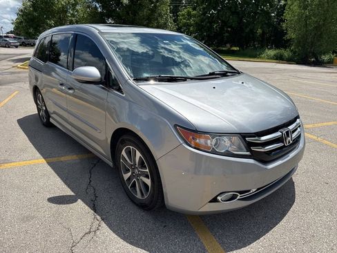 Used 2016 Honda Odyssey Touring Elite image 4