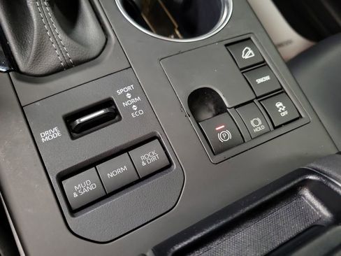 Used 2024 Toyota Highlander XLE image 15