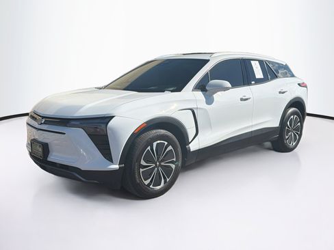 Used 2024 Chevrolet Blazer EV LT AWD/4WD image 3