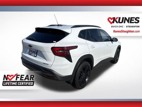 Used 2024 Chevrolet Trax ACTIV w/ Driver Confidence Package image 11