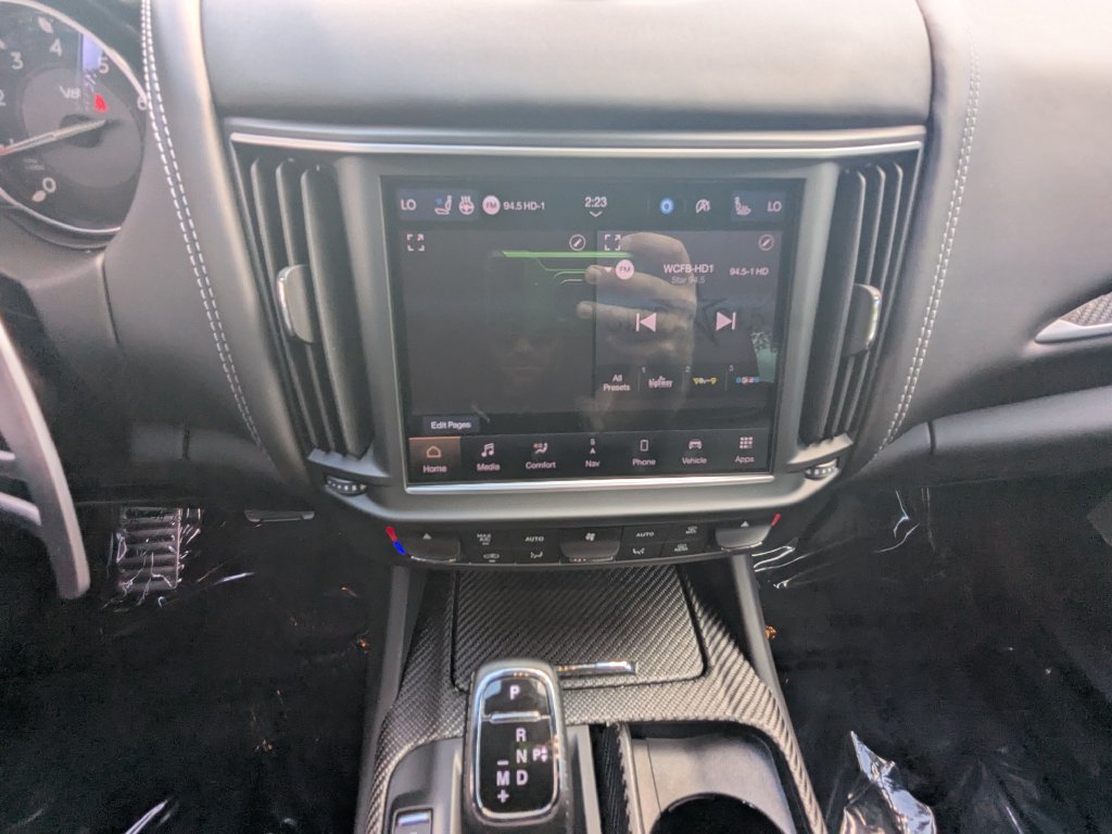 Used 2022 Maserati Levante Trofeo AWD/4WD image 5