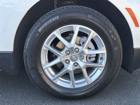 Used 2022 Chevrolet Equinox LT image 12