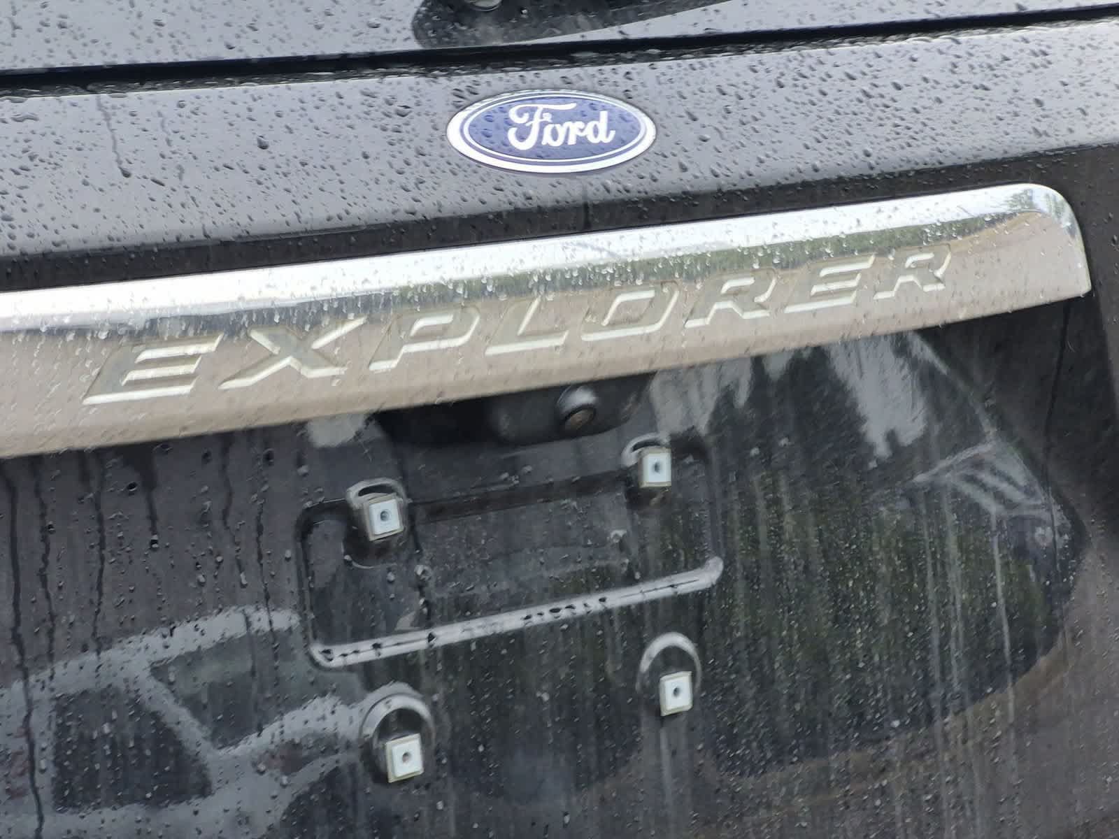 Used 2023 Ford Explorer XLT w/ Equipment Group 202A AWD/4WD image 13