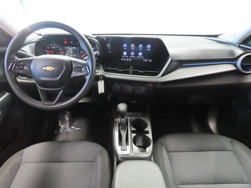 Used 2025 Chevrolet Trax LS FWD image 13