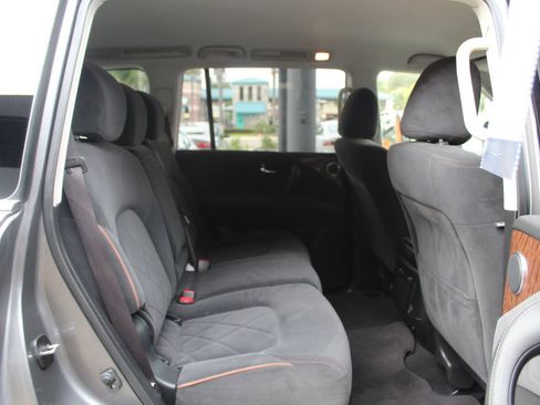 Used 2019 Nissan Armada SV image 10