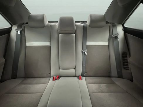 Used 2013 Toyota Camry XLE w/ Leather Pkg FWD image 18