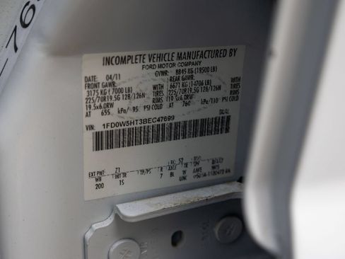 Used 2011 Ford F550 4x4 Crew Cab Super Duty w/ Payload Upgrade Pkg image 25