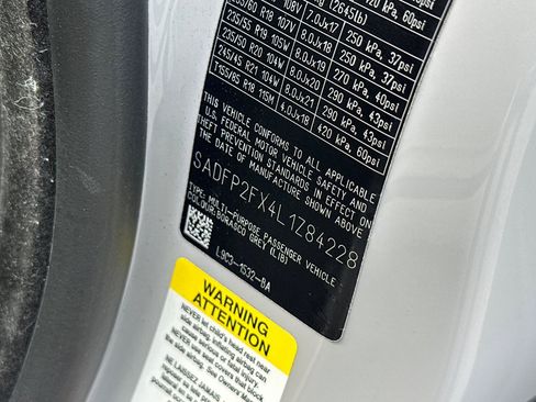 Used 2020 Jaguar E-PACE SE image 38