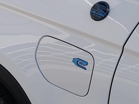Used 2022 Jeep Grand Cherokee Trailhawk AWD/4WD image 17