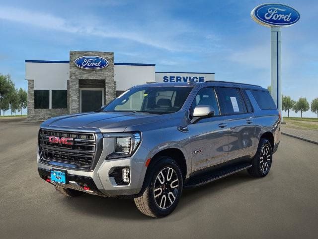 Used 2024 GMC Yukon XL AT4 w/ Technology Package AWD/4WD image 3