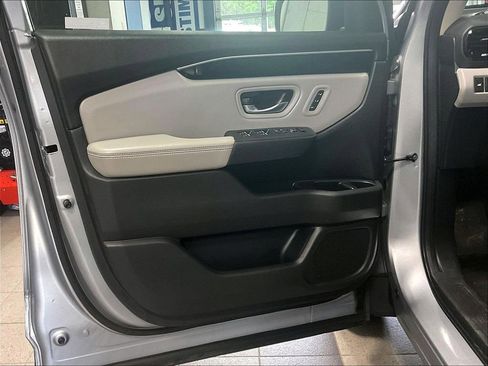 Used 2023 Honda Pilot EX-L image 9