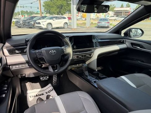 Used 2025 Toyota Camry SE w/ Convenience Package FWD image 17