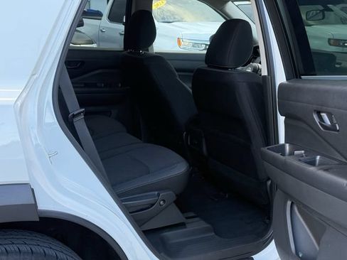 Used 2024 Nissan Pathfinder SV FWD image 30