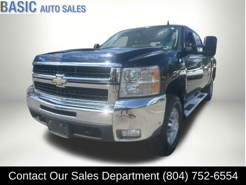 Used 2010 Chevrolet Silverado 2500 LTZ w/ Convenience Package image 2