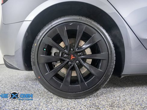 Used 2025 Tesla Model 3 Long Range AWD/4WD image 42