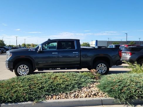 Used 2020 GMC Sierra 2500 Denali AWD/4WD image 2